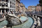 La fontaine Barcaccia sur la place d'Espagne