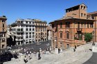 La place d'Espagne vue depuis le grand escalier de l'église de la Trinité-des-Monts