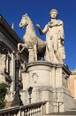 Dioscure en haut de la cordonata capitolina sur la colline du Capitole