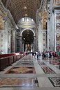 Le Vatican : nef de la basilique Saint-Pierre