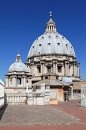 Le Vatican : dôme de la basilique Saint-Pierre vu depuis la toiture