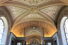 Plafond richement décoré d'une galerie du musée du Vatican