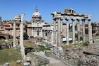 Le forum Romain, au fond l'église Santi Luca e Martina