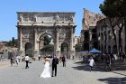 L'arc de Constantin, au fond à droite le Colisée