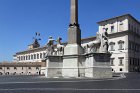 L'obélisque du Quirinal devant le palais du même nom