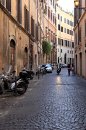 Ruelle pavée dans le centre de Rome