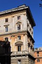 Façade d'immeuble dans le centre de Rome